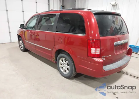 2010 Chrysler Town & Country Touring from USA, damaged, VIN 2A4RR5DX5AR128379